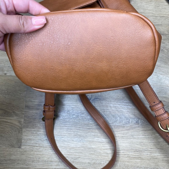 Universal Thread Backpack - Picture 2 of 3